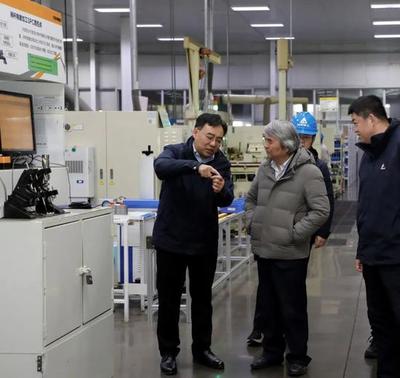 譚建榮院士蒞臨山東臨工考察指導(dǎo)，共話智能制造與技術(shù)創(chuàng)新新篇章